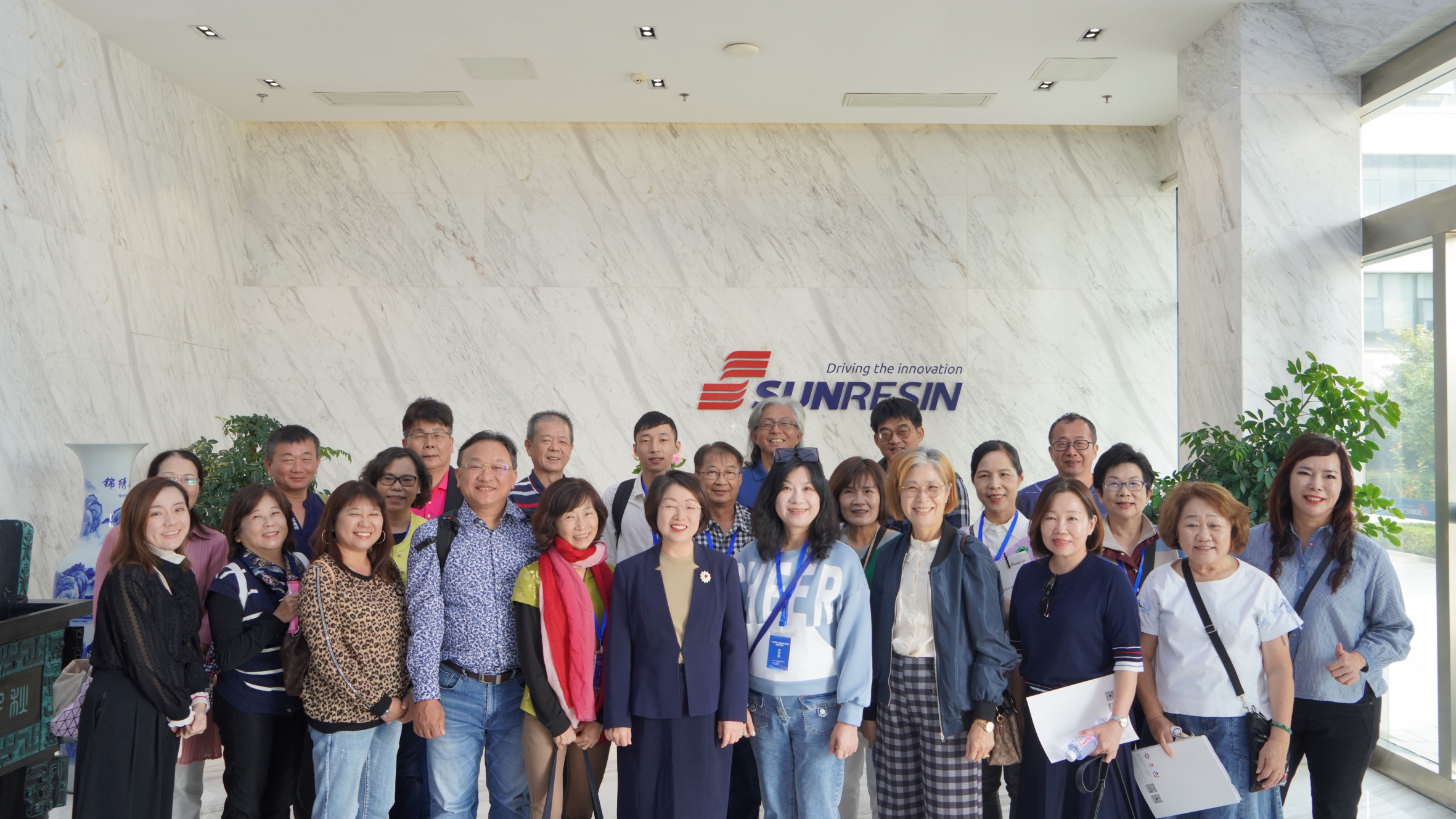 莘莘蓝海意，晓映两岸情